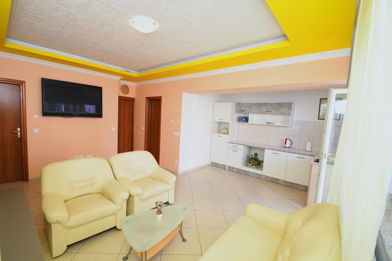 Apartment Mirjana 2 Rijeka Exterior photo